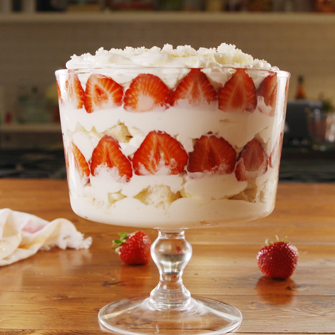 Best Strawberry Champagne Trifle Recipe — How To Make Strawberry Champagne  Trifle