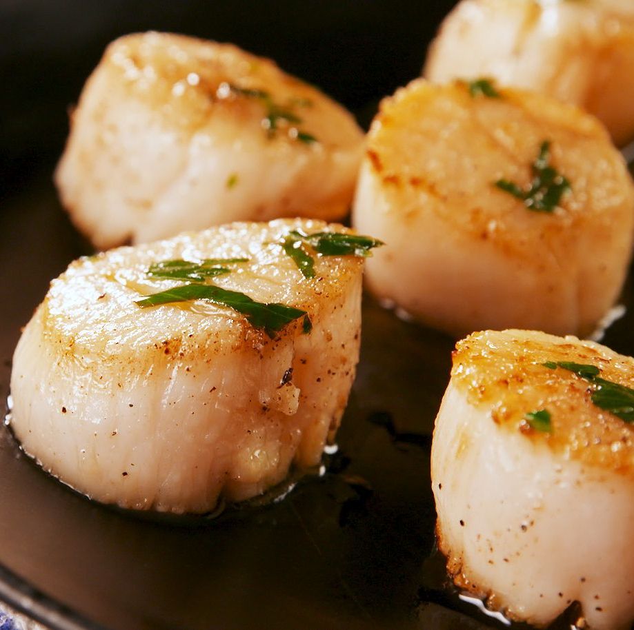 preview for How To Sear Scallops Like A Boss — In Less Than 10 Minutes!