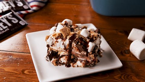 preview for This No-Bake S'mores Lasagna Needs No Fire To Bring The Heat