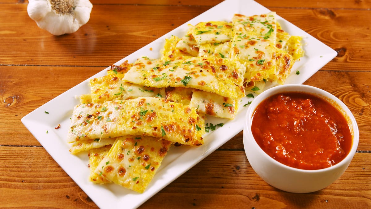preview for We Can't Get Enough Of This Spaghetti Squash Cheesy Bread