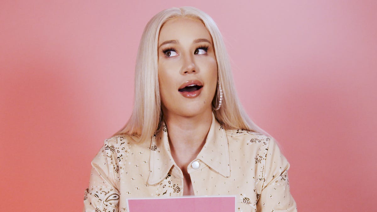 preview for Iggy Azalea Doesn’t Give A F*ck About Being A Troll During This Sour Candy Challenge