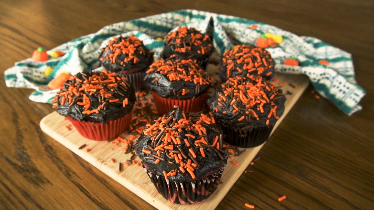 preview for Trick Or Treat Cupcakes
