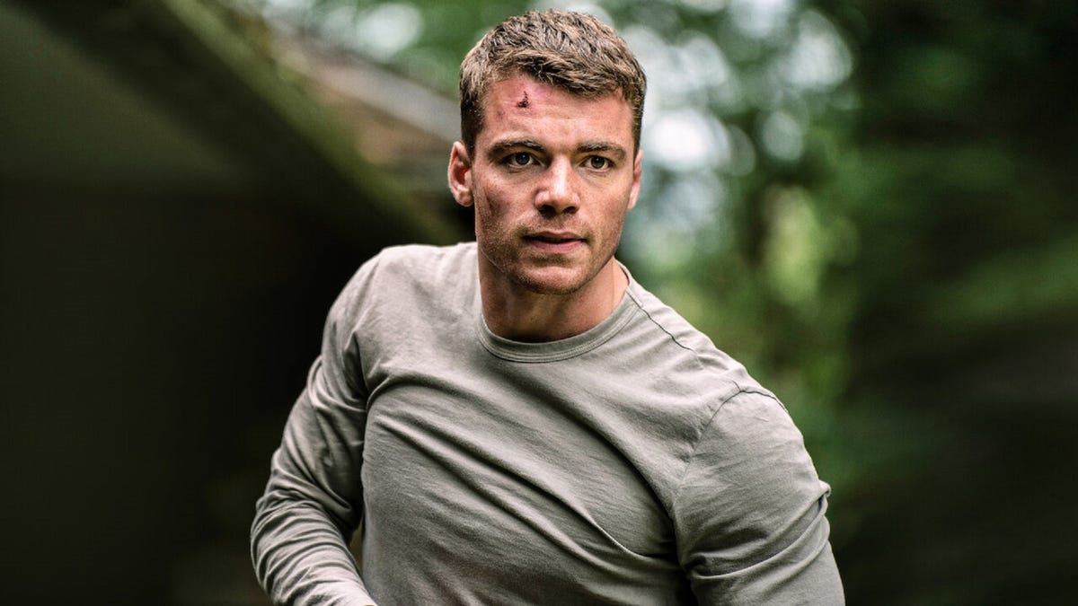Gabriel Basso and his brutal transformation to become ‘The Night Agent’ (Netflix)