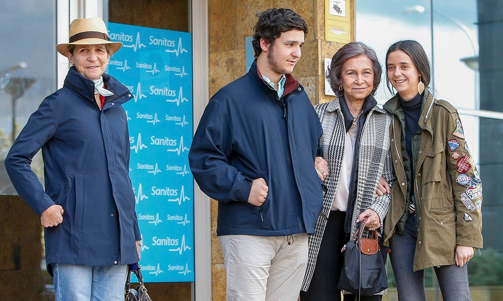 doña sofía, infanta elena, juan froilan, victoria federica
