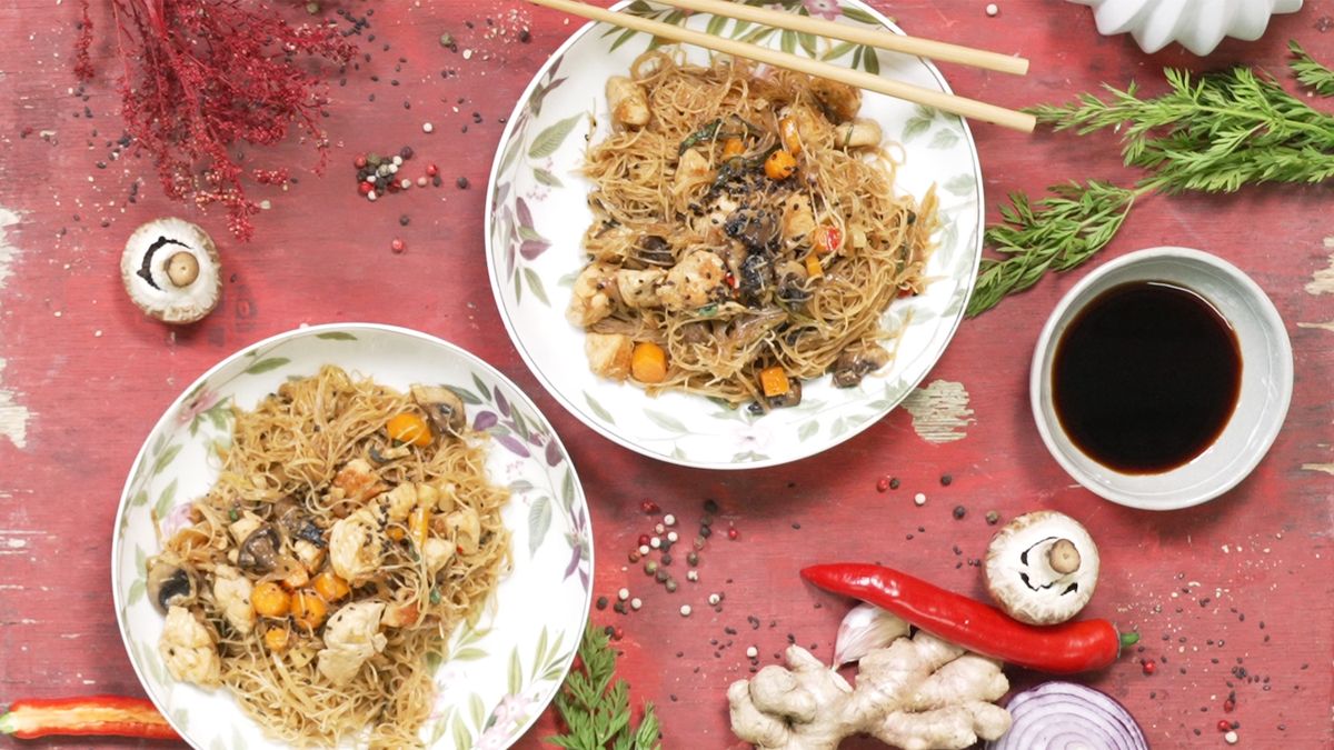 preview for Fideos chinos con pollo, verduras, miel y soja, por Laura Ponts