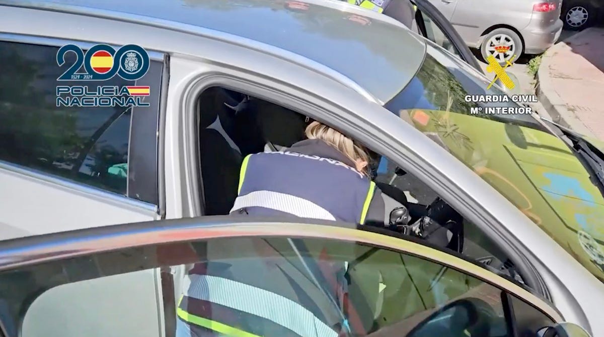 preview for Policía y Guardia Civil desarticulan un call center especializado en venta de coches de segunda mano