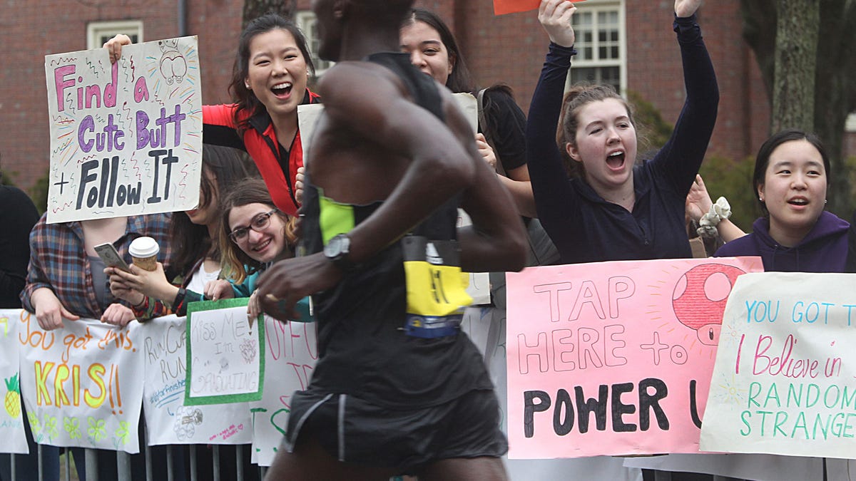 preview for How The Wellesley College "Scream Tunnel" Is Made