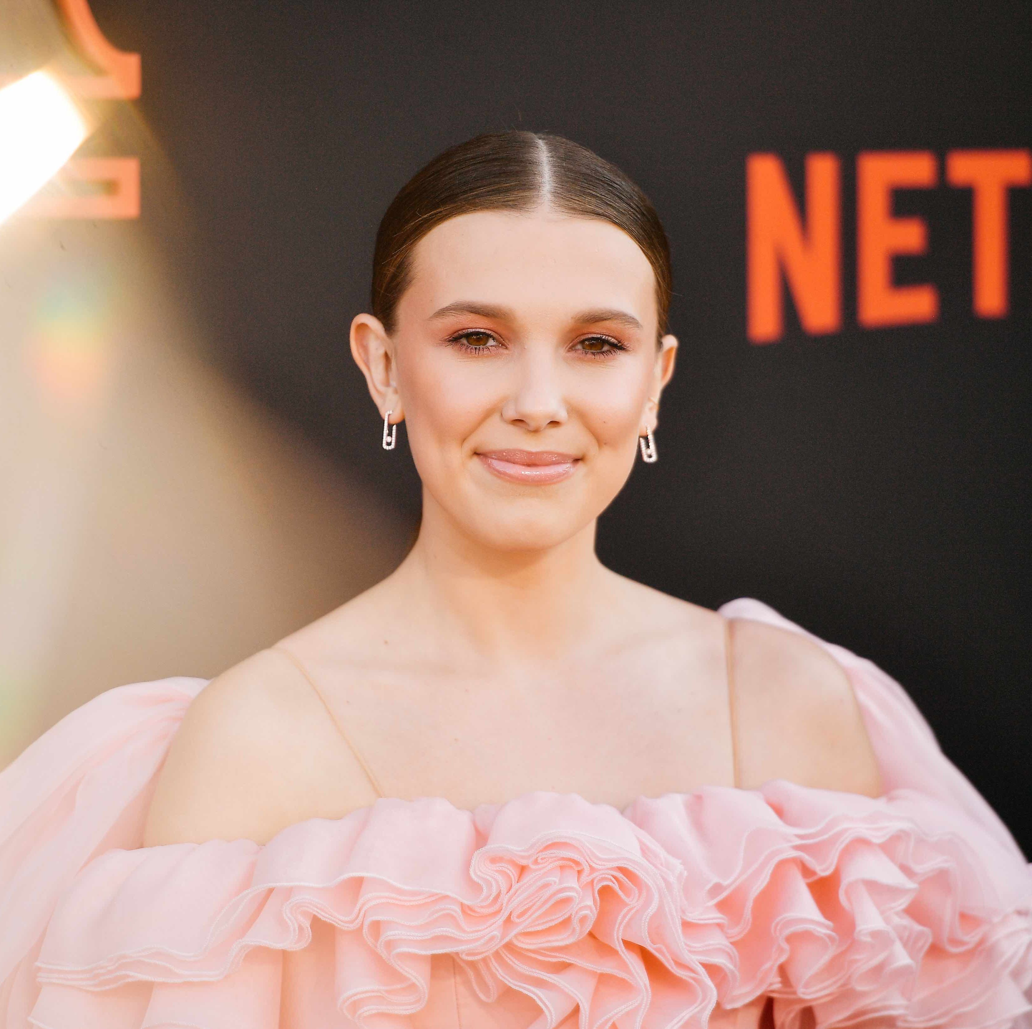 Millie Bobby Brown Wears Bedazzled Outfit at Osaka Comic Con