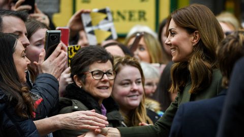 preview for Watch Fans in Ireland Compliment Kate Middleton's New Haircut