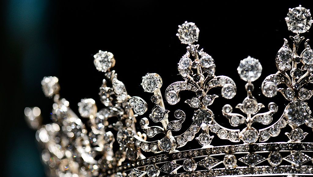 A preview of the most extravagant royal jewels