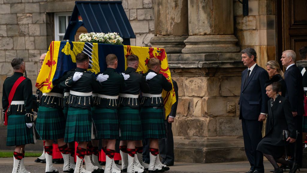 preview for Queen Elizabeth's Coffin Arrives at Palace of Holyroodhouse