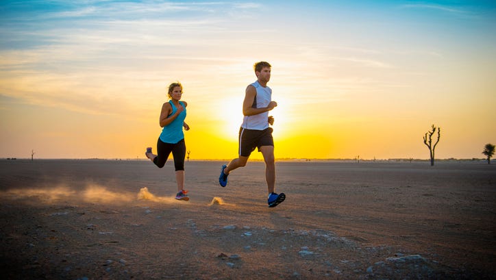 Le protezioni solari perfette per chi corre young man on morning run