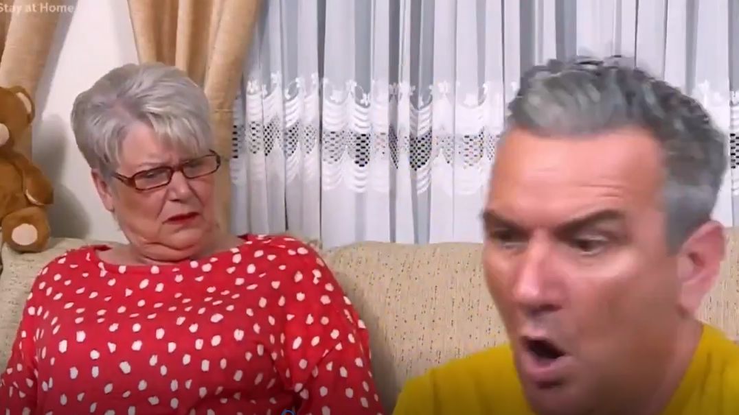 preview for Gogglebox's Lee Riley rips jeans attempting Joe Wicks workout (Channel 4)