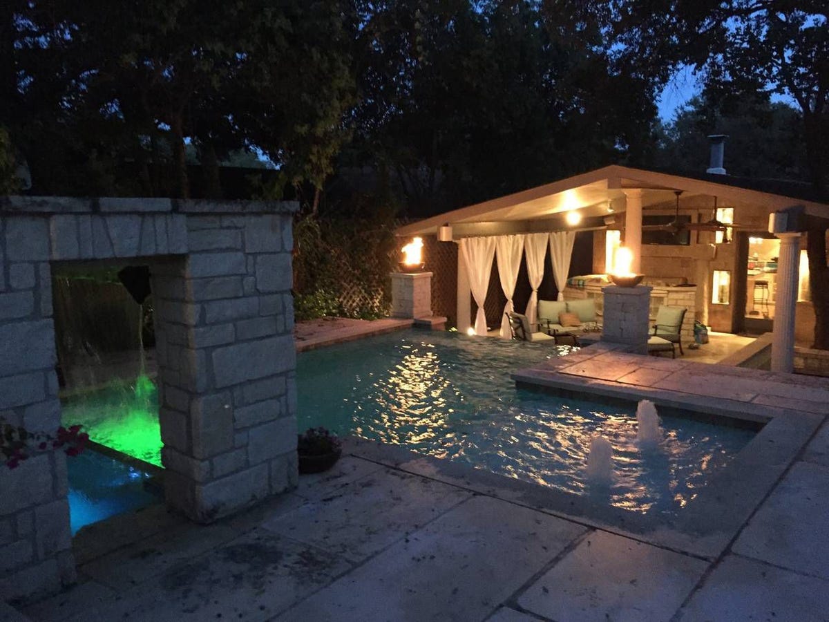 preview for You're Going To Be Obsessed With This Airbnb's Backyard