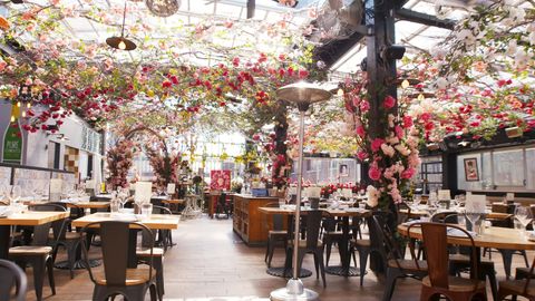 preview for This NYC Rooftop Restaurant Is Covered In Flowers And Ready For Instagram