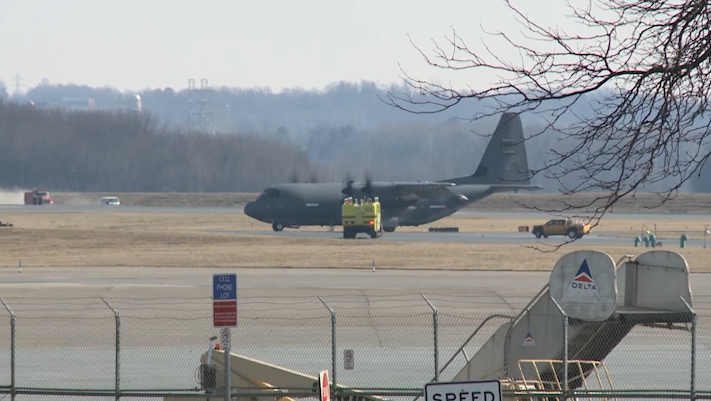 Military plane makes emergency landing at Harrisburg International Airport