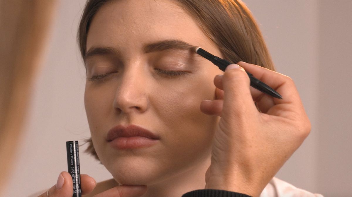 preview for Cómo maquillar las cejas de forma natural