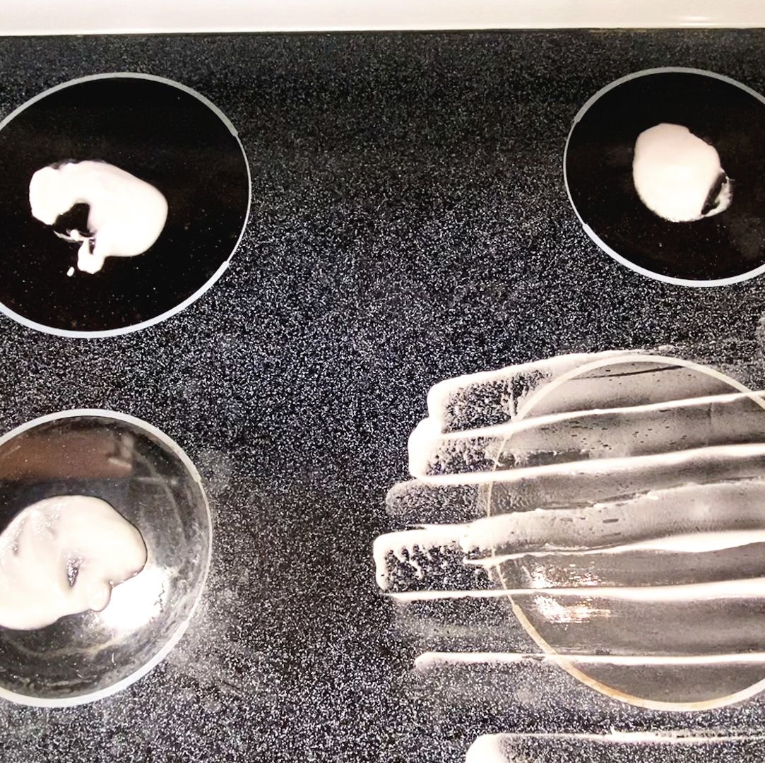 How to Clean a Glass Stovetop in 2 Quick Steps