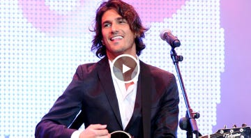 hugo salazar, el cantante que fuera finalista de operación triunfo habla con nosotros durante media hora