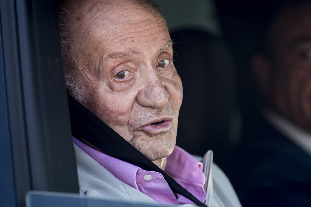 rey juan carlos i de españa y su incómodo encuentro con iñaki urdangarin en la graduación de su nieta