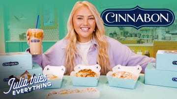 julia tries cinnabon