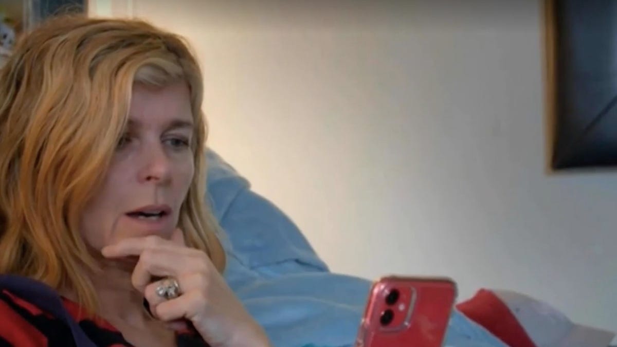 embargoed picture for publication from monday 15th march 2021from flicker productionskate garraway finding derektuesday 23rd march 2021 on itv pictured kate garraway in her london home on 30th march 2020 derek draper was admitted to hospital with covid 19 one year later he is still not homein this intimate and deeply personal film, journalist and presenter kate garraway allowed cameras to document her story as the family adjust to a new way of lifewhile grateful for the outpouring of sympathy towards her own situation, kate knows she is simply going through what thousands of other families are all suffering too and over the course of this film will meet those who have also been effected by coronavirus, from community nurse orli, who after a year is still experiencing life changing symptoms of long covid, and julie whose husband steve has still not regained consciousness after contracting the disease coming to terms with a life very different from just 12 months ago and with never before seen access into the real story behind the headlines, we uncover this emotional journey that has gripped the nations hearts c itv photographer  tony wards for further information please contact peter graymob 07831460662   petergrayitvcomthis photograph is c itv and can only be reproduced for editorial purposes directly in connection with the programmr kate garraway finding derek or itv once made available by the itv picture desk, this photograph can be reproduced once only up until the transmission date and no reproduction fee will be charged any subsequent usage may incur a fee this photograph must not be syndicated to any other publication or website, or permanently archived, without the express written permission of itv picture desk full terms and conditions are available on the website wwwitvpicturescom