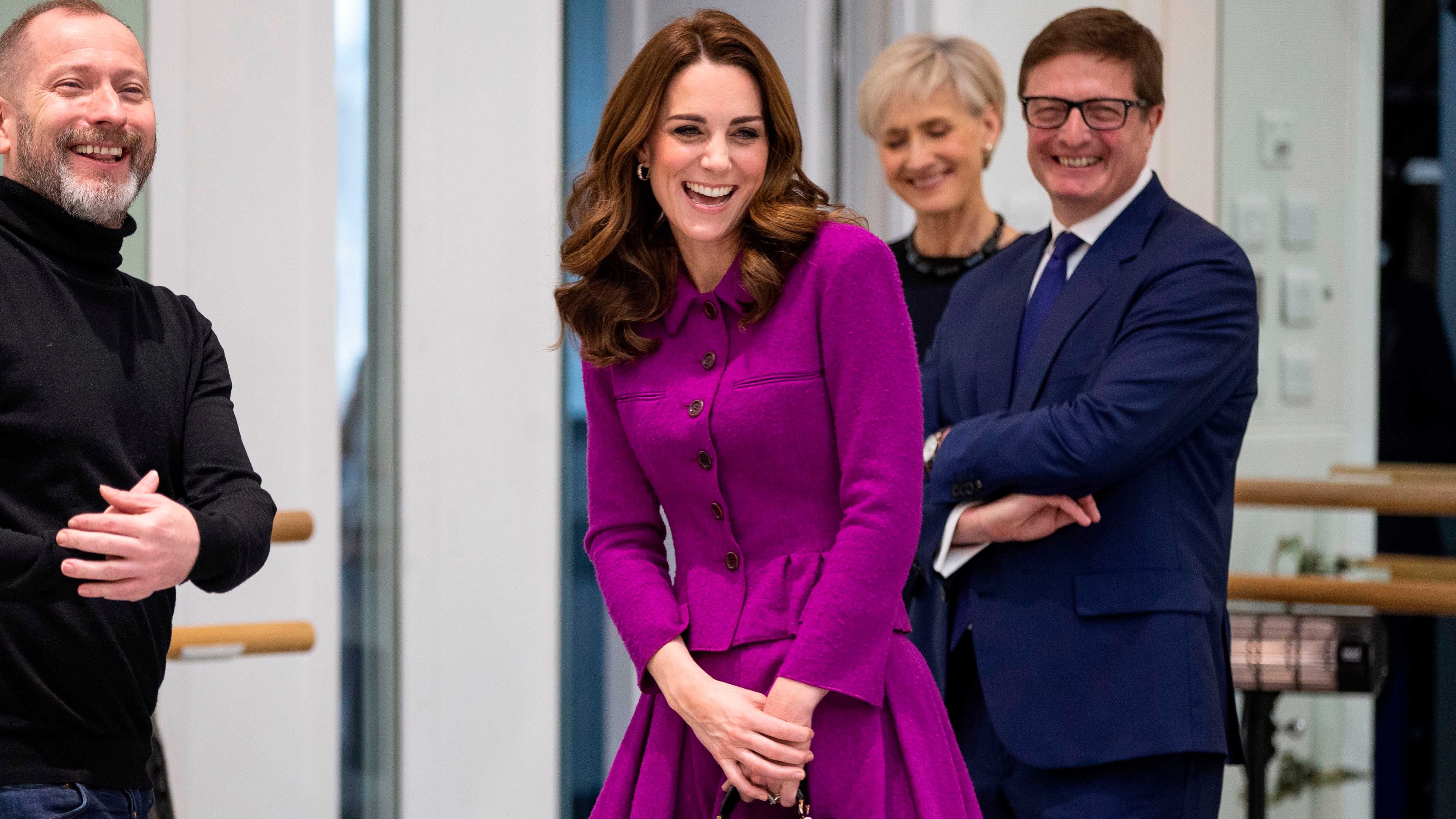Kate Middleton Nailed the Casual Chic Look in This Blue Dress  Kate  middleton style, Kate middleton casual style, Kate middleton outfits