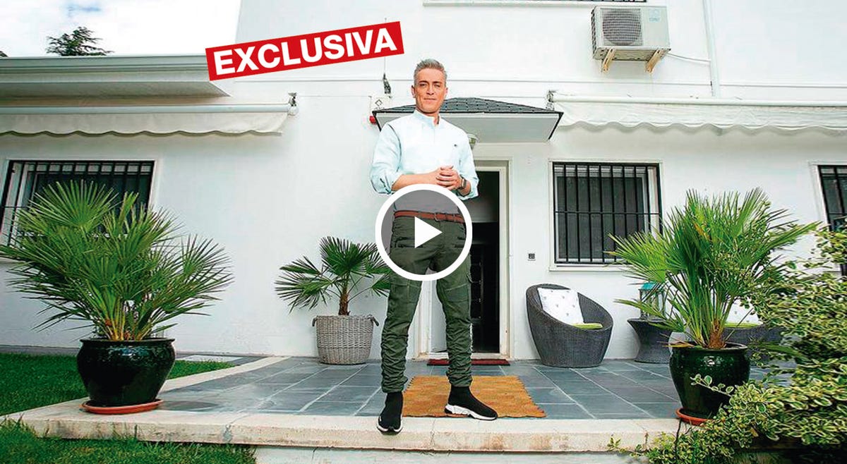 kiko hernández, colaborador tv, ya está de mudanza