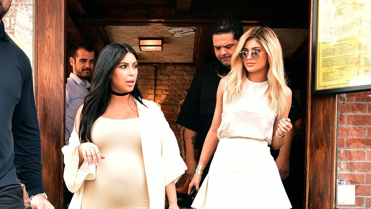 preview for Conspiracy Theorists Think They Have New “Evidence” That Kylie Jenner Was Kim Kardashian’s Surrogate And More News