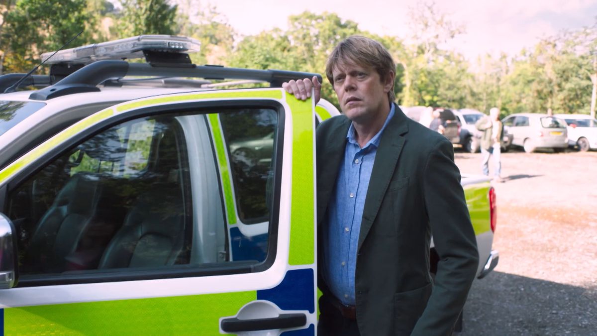 Death in Paradise's Kris Marshall wants four-detective twist after  reprising Humphrey Goodman role
