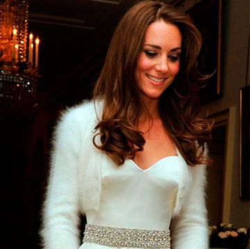 Lady Di y Kate Middleton con look idéntico con vestido de fiesta blanco