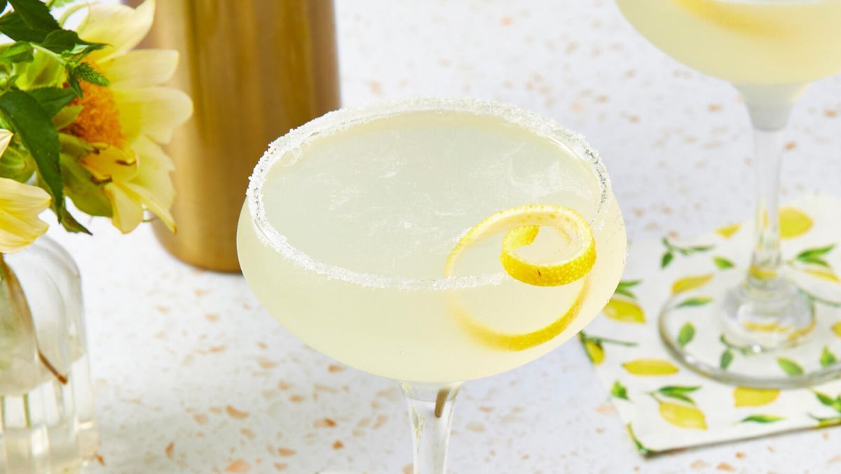 Best Lemon Drop Martini (Easy Cocktail Recipe!) – A Couple Cooks