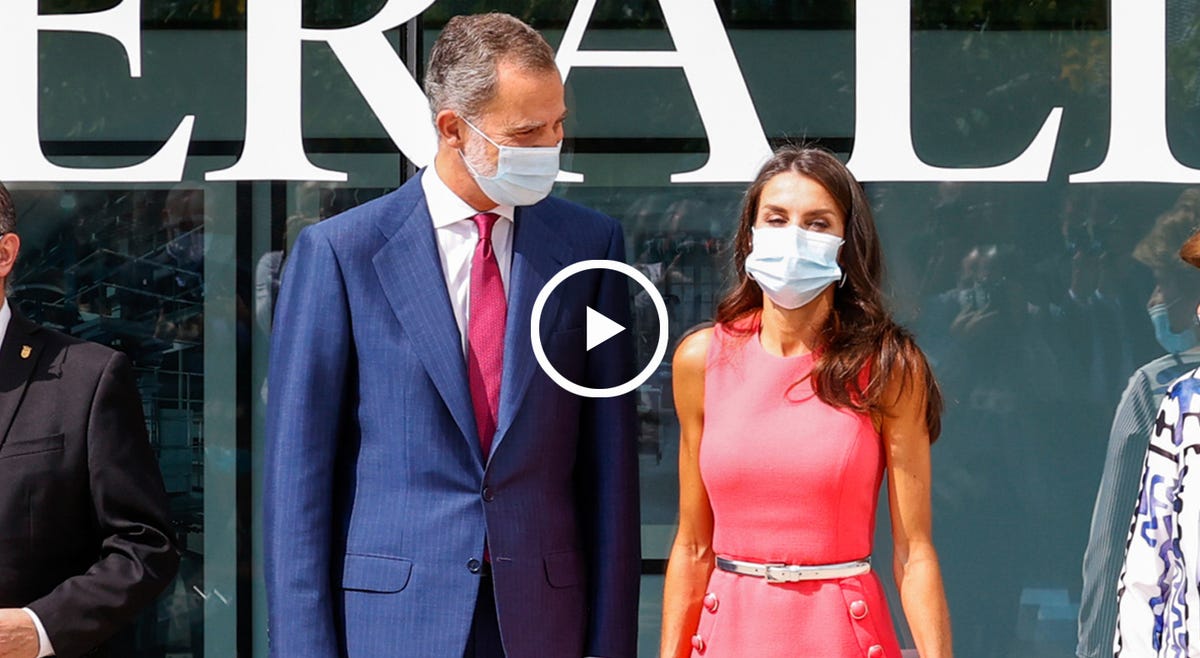 los reyes felipe y letizia en los premios heraldo en zaragoza