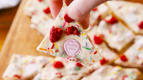 preview for Love Heart Chocolate Bark