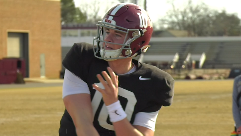 Bama's Waddle back practicing, status for title game unclear