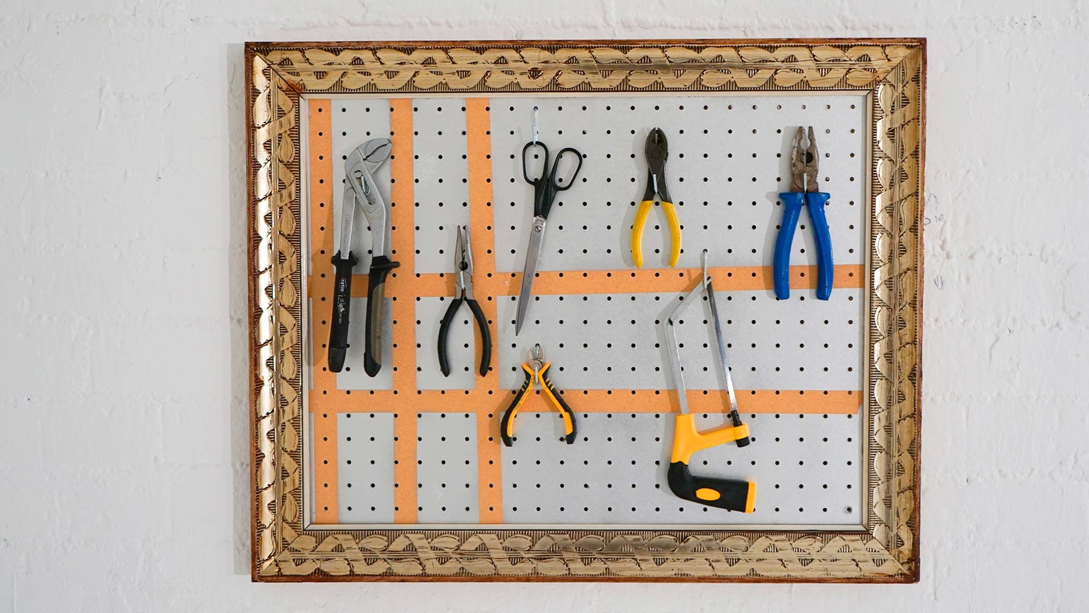 Cómo hacer un organizador de herramientas de pared