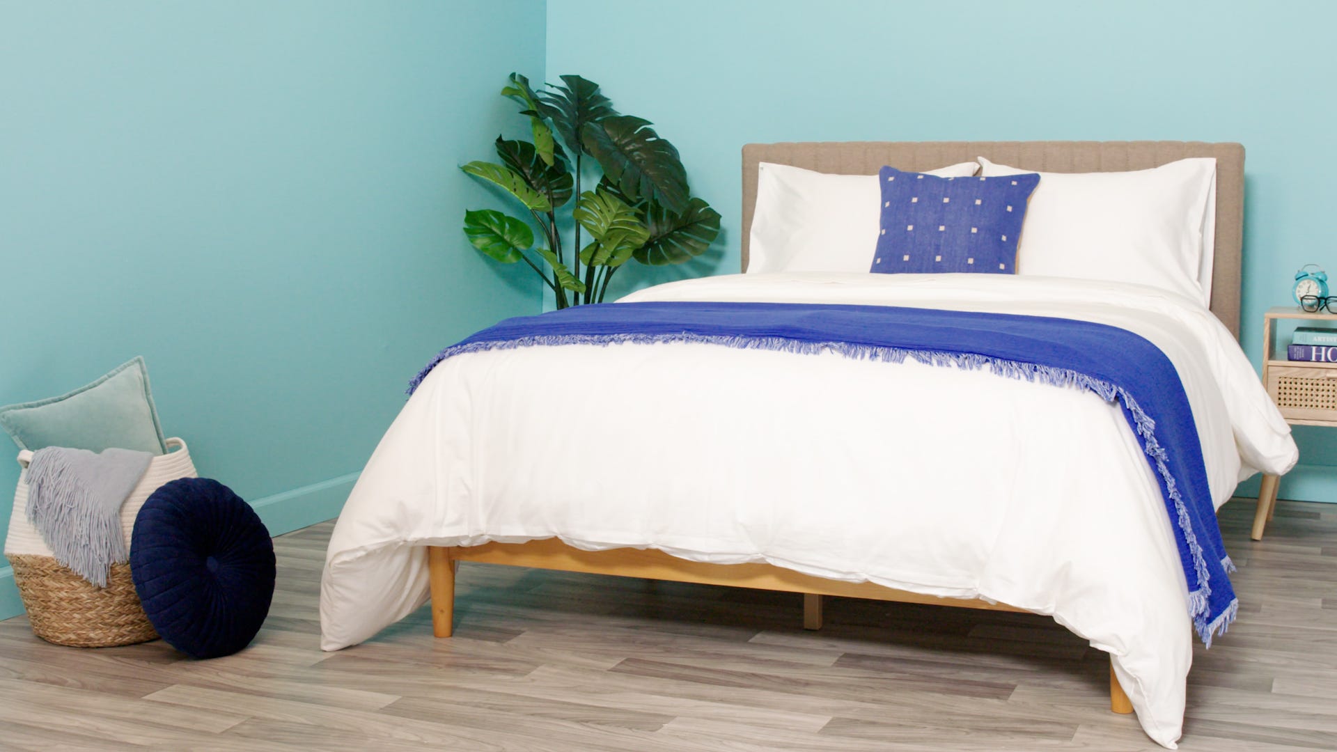 Expert FAQs: Floating Nightstands Demystified 2 Expert FAQs: Floating Nightstands Demystified