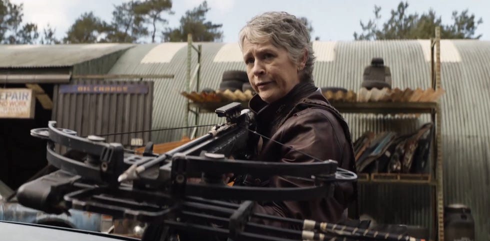 melissa mcbride como carol, los muertos vivientes daryl dixon temporada 2 el tráiler del libro de carol