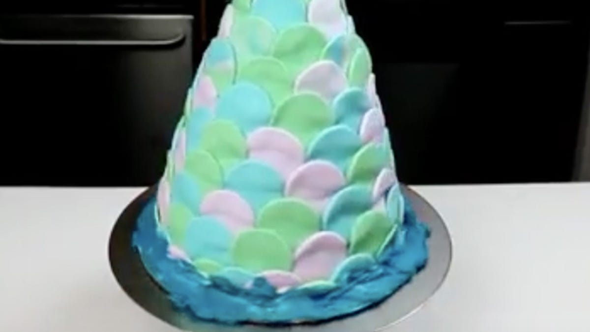 preview for Get Ready To Dive Into This Delicious Mermaid Cake