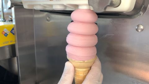 preview for We Could Watch These Soft Serve Cones Being Dipped ALL Day