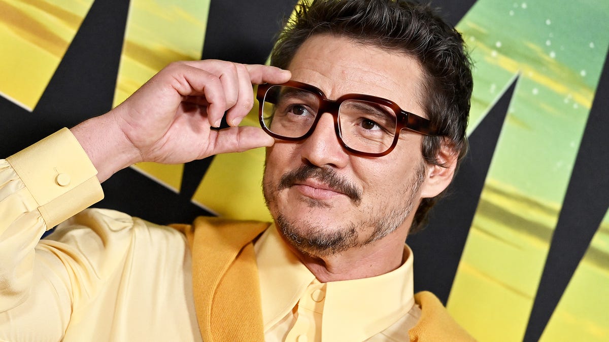 preview for The Mandalorian |  Has Pedro Pascal changed now that he is a star?