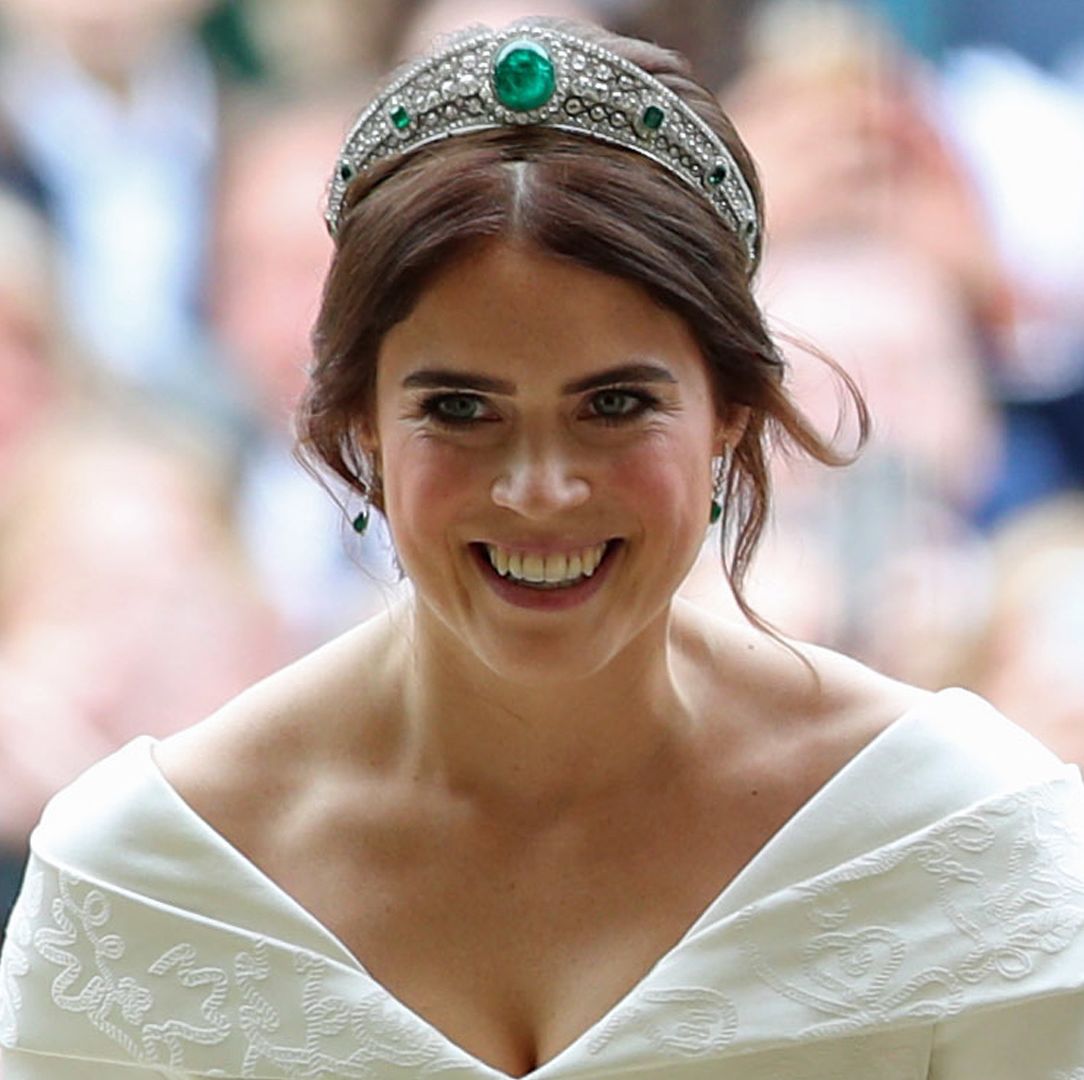 en anden Flad sjælden Princess Eugenie Royal Wedding Tiara Photos & Details - See the Tiara  Eugenie Chose for Her Wedding