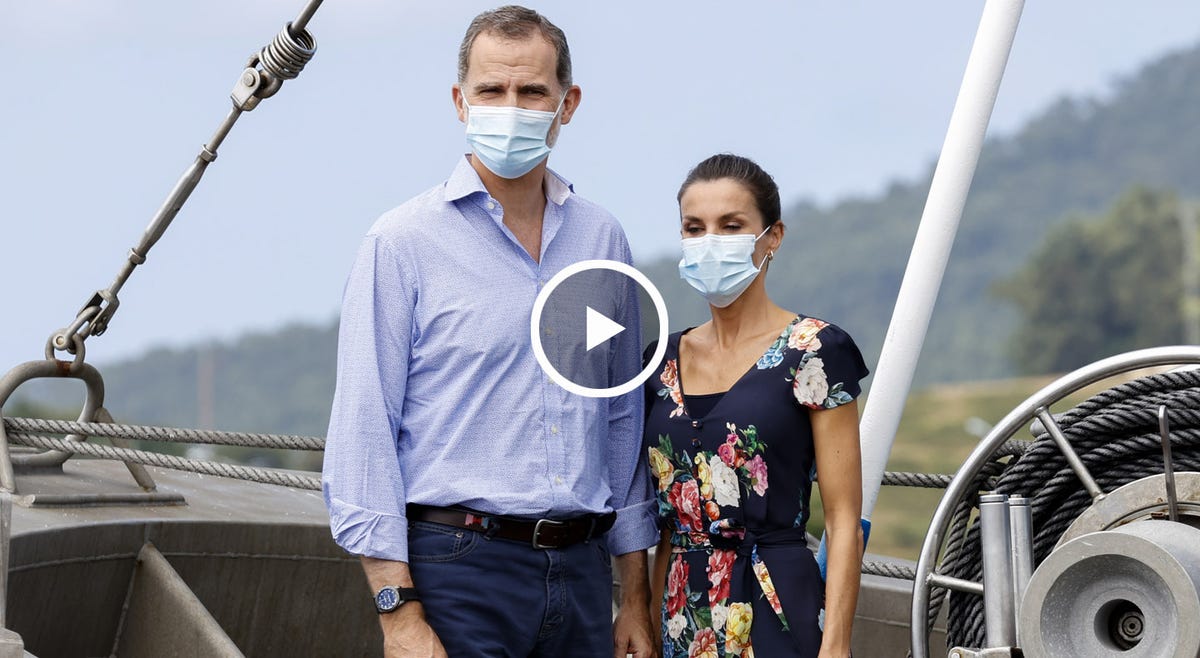 los reyes en su visita al puerto pesquero de  santoña, cantabria, el 29 de julio de 2020