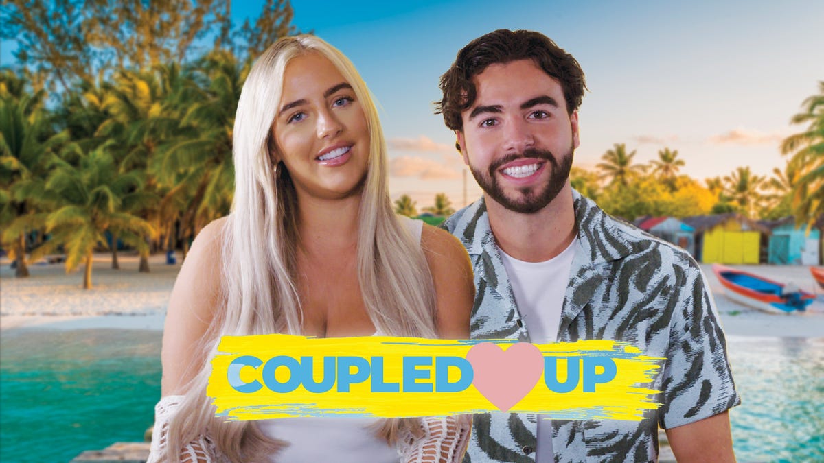 Love Island Usa Kassy And Johnnie First Same Sex Relationship Kiss