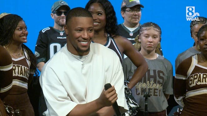 Eagles star surprises students at Susquehanna Valley school