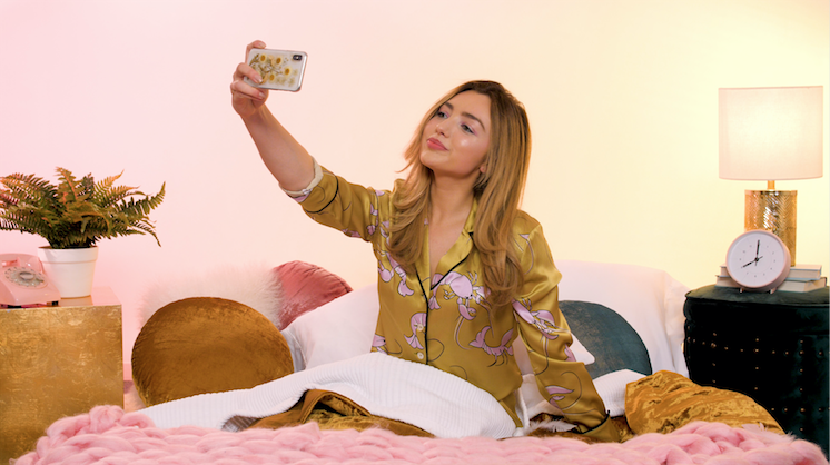 746px x 418px - Watch 'Bunk'd' Star Peyton List Talk About Her Bedtime Routine