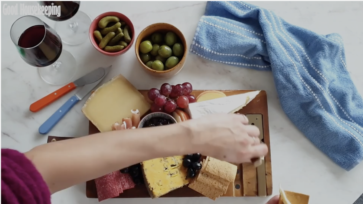 preview for How to make the perfect Christmas cheeseboard