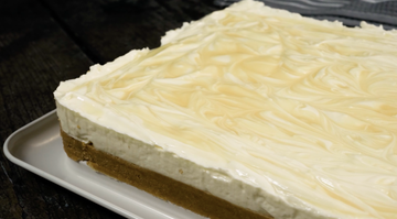 lemon cheesecake traybake