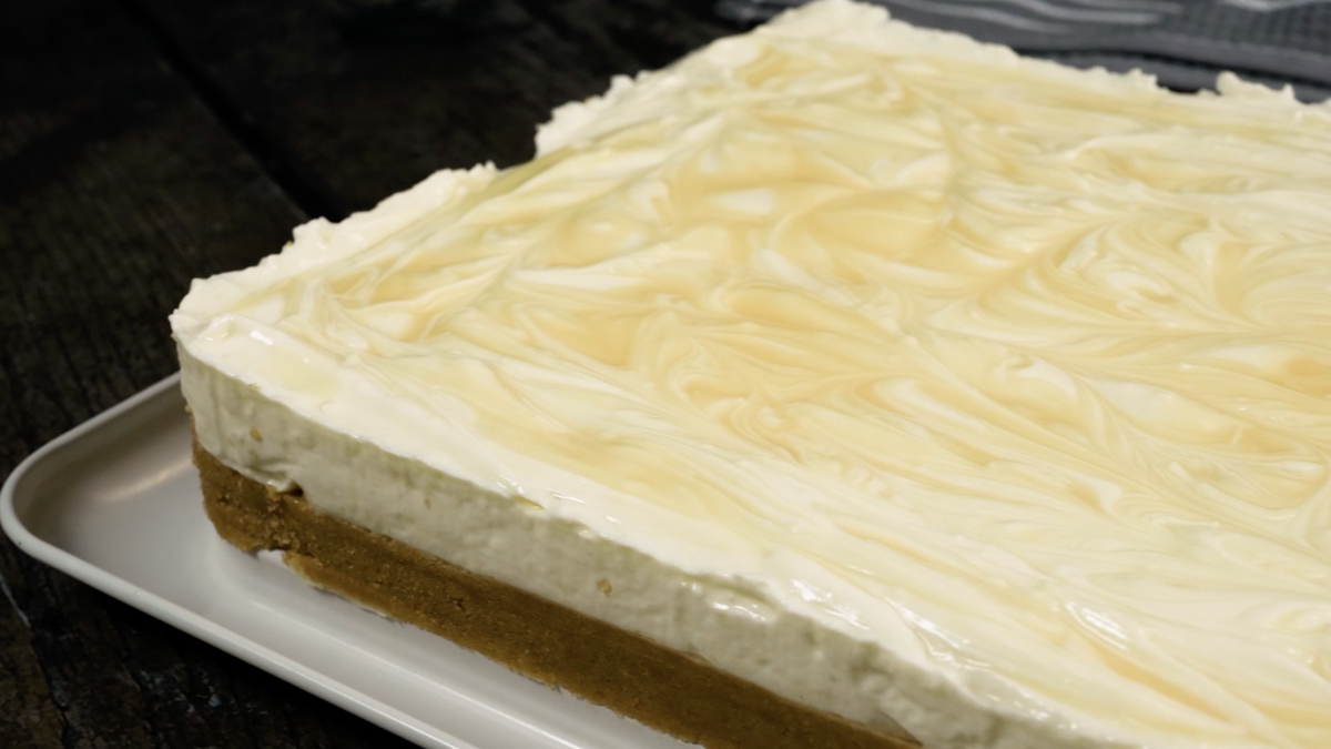 Video player poster image preview for Lemon Cheesecake Traybake