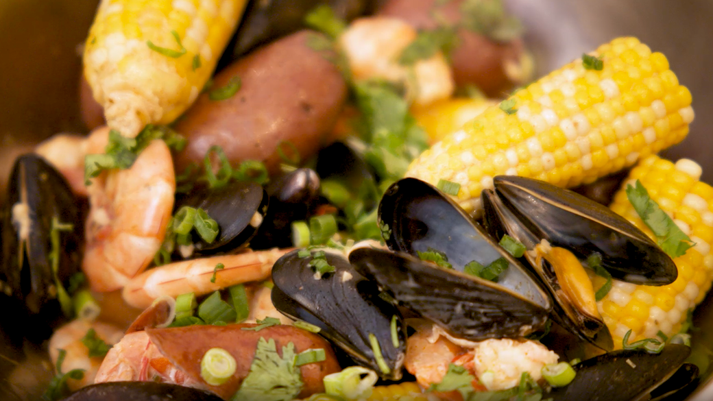 Video player poster image preview for This Creamy And Fresh Lemongrass Coconut Sauce Should Go On Everything